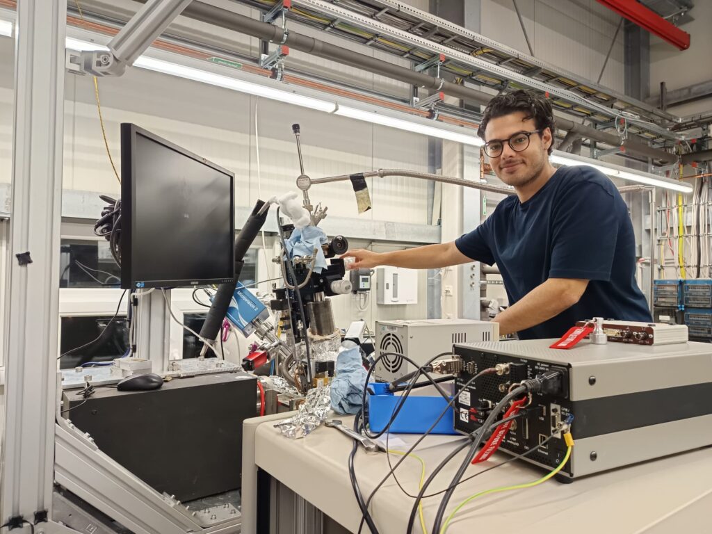 Ignazio Andriolo at PETRA III beamline P66 / DESY